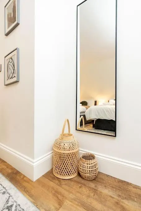 Tranquil Riverfront Oasis At High Bridge Court Knaresborough Appartement